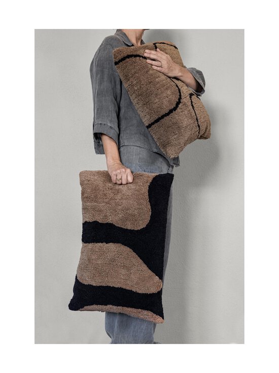 Mette Ditmer Denmark - Shadow-tyynynpäällinen - 01 BROWN | Stockmann - photo 2