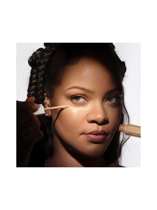 Fenty Beauty - We're Even Hydrating Longwear Concealer -peitevoide - 130W - photo 5 Fenty Beauty - We're Even Hydrating Longwear Concealer -peitevoide - 130W | Stockmann - photo 5