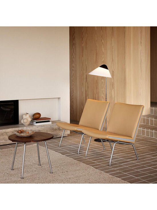 Carl Hansen&Son - HJW03 Opala Midi -lattiavalaisin - KROMI,MUSTA,VALKOINEN - photo 4 Carl Hansen&Son - HJW03 Opala Midi -lattiavalaisin - KROMI,MUSTA,VALKOINEN | Stockmann - photo 4