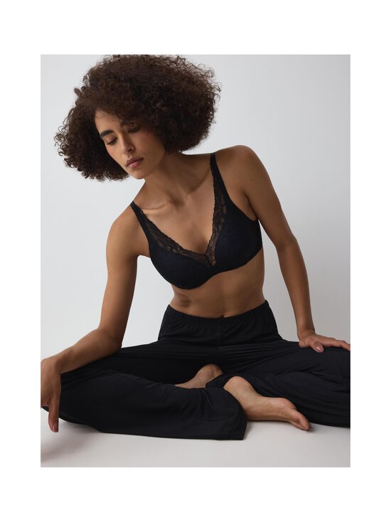 Triumph - Body Make-Up Illusion Lace -rintaliivit - 0004 BLACK | Stockmann - photo 4