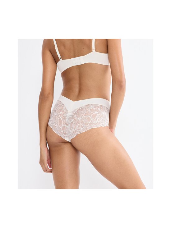 Triumph - Body Make-Up Illusion Lace Shorty -alushousut - 1595 1595-ECRU WHITE | Stockmann - photo 3