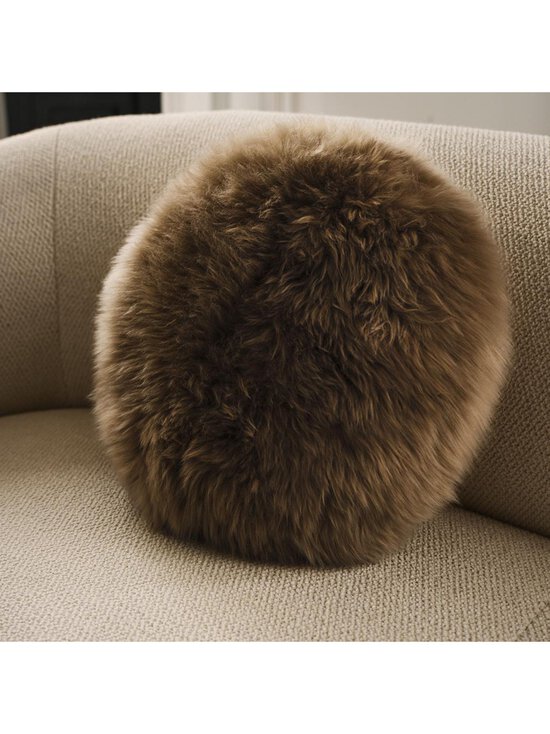 BoConcept - Catskills-tyyny ruskea lampaantalja ⌀ 40 cm - BROWN | Stockmann - photo 4