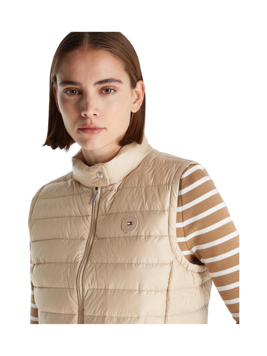 Tommy Hilfiger - Down Mock āra veste - AEG BEIGE - photo 6 Tommy Hilfiger - Down Mock āra veste - AEG BEIGE | Stockmann - photo 6