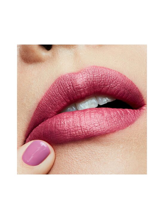 MAC - Retro Matte Liquid Lipcolor Metallics šķidrā lūpu krāsa 5 ml - METALLIC ROSE - photo 2 MAC - Retro Matte Liquid Lipcolor Metallics šķidrā lūpu krāsa 5 ml - METALLIC ROSE | Stockmann - photo 2