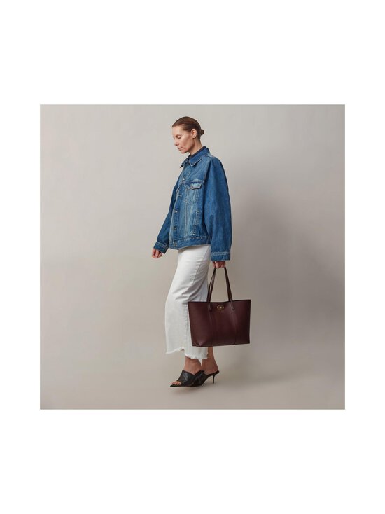 Mulberry - Bayswater Small Classic Grain Tote soma - K536 BURGUNDY-OXFBLUE - photo 7 Mulberry - Bayswater Small Classic Grain Tote soma - K536 BURGUNDY-OXFBLUE | Stockmann - photo 7
