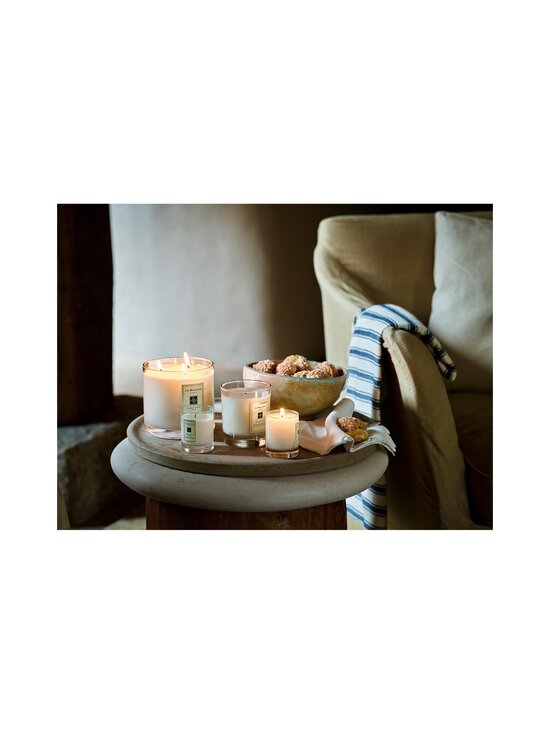 Jo Malone London - Honeysuckle & Davana Home Candle -tuoksukynttilä 200 g - NOCOL - photo 3 Jo Malone London - Honeysuckle & Davana Home Candle -tuoksukynttilä 200 g - NOCOL | Stockmann - photo 3