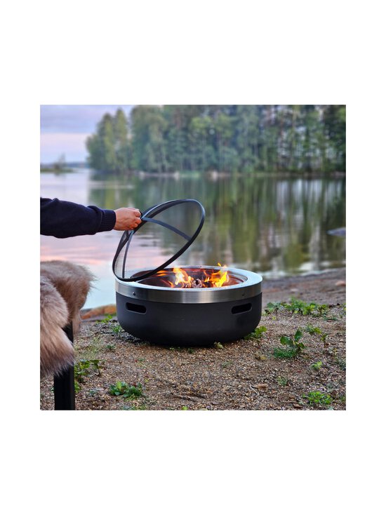 Mustang - Burbank Outdoor -nuotioalusta Ø 44 cm - BLACK - photo 4 Mustang - Burbank Outdoor -nuotioalusta Ø 44 cm - BLACK | Stockmann - photo 4