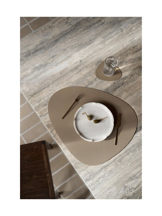 Lind DNA - Corduroy Curve galda paliktnis 37 x 44 cm - CLAY BROWN - photo 3 Lind DNA - Corduroy Curve galda paliktnis 37 x 44 cm - CLAY BROWN | Stockmann - photo 3