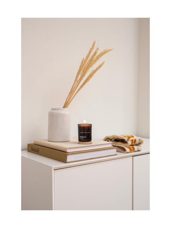 Skandinavisk - HYGGE aromātiskā svece, 65 g - CAMEL BROWN | Stockmann - photo 4