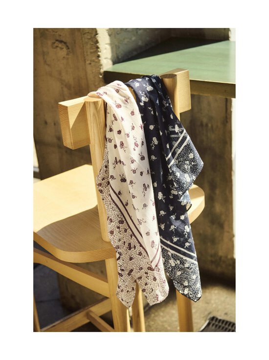 Part Two - PhiPW kakla lakats - 304546 DARK NAVY FRAGILE PRINT | Stockmann - photo 7