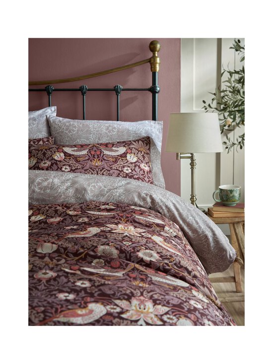 William Morris At Home - Satiinist voodipesukomplekt Strawberry Thief - 60 PLUM | Stockmann - photo 3