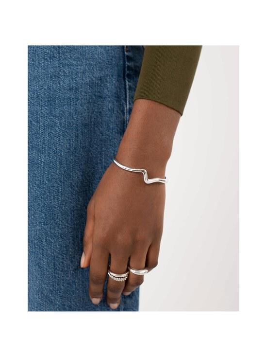 MISSOMA - Käevõru Molten Wave Cuff - SILVER - photo 3 MISSOMA - Käevõru Molten Wave Cuff - SILVER | Stockmann - photo 3