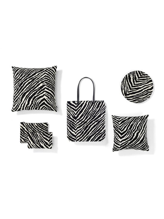 Artek - Zebra-tyynynpäällinen 50x50 cm - MUSTA,VALKOINEN - photo 4 Artek - Zebra-tyynynpäällinen 50x50 cm - MUSTA,VALKOINEN | Stockmann - photo 4