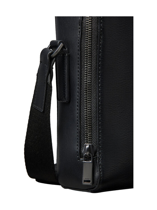 Calvin Klein Bags & Accessories - Emblem Reporter soma - UB1 BLACK | Stockmann - photo 2