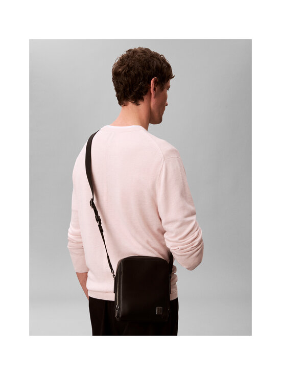 Calvin Klein Bags & Accessories - Emblem Reporter soma - UB1 BLACK | Stockmann - photo 4