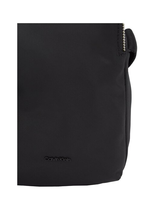 Calvin Klein Bags & Accessories - Business Tech Reporter XS -laukku - BEH CK BLACK - photo 4 Calvin Klein Bags & Accessories - Business Tech Reporter XS -laukku - BEH CK BLACK | Stockmann - photo 4
