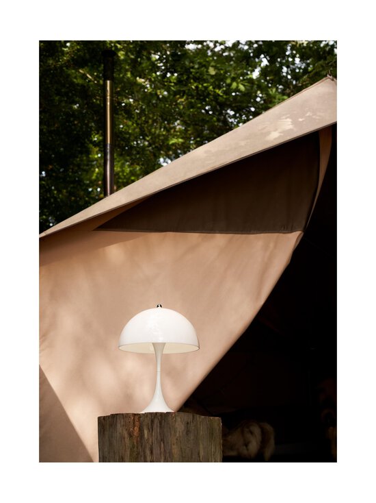 Louis Poulsen - Panthella 250 Portable -pöytävalaisin 250 x 335 mm - OPAL WHITE - photo 8 Louis Poulsen - Panthella 250 Portable -pöytävalaisin 250 x 335 mm - OPAL WHITE | Stockmann - photo 8