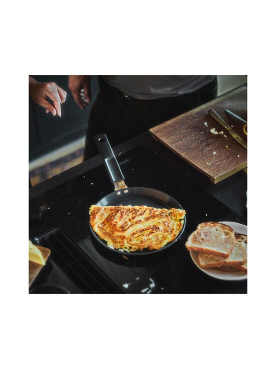Fiskars - Hard Face -omelettipannu - BLACK - photo 6 Fiskars - Hard Face -omelettipannu - BLACK | Stockmann - photo 6