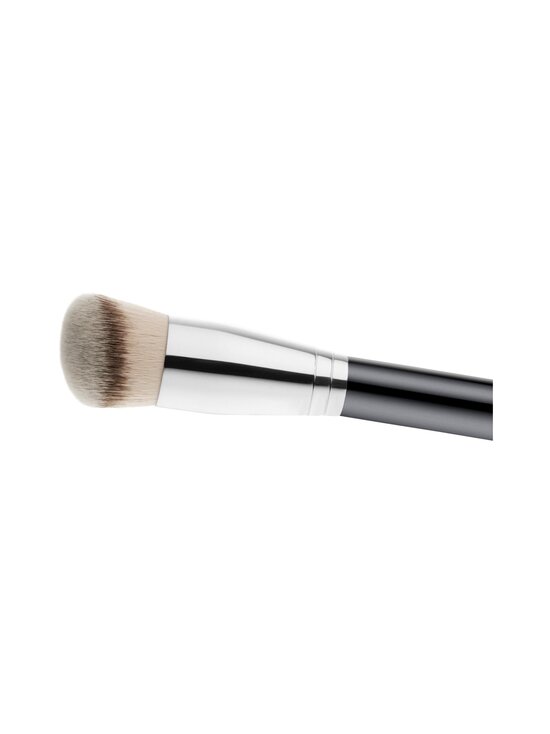 MAC - Synthetic Rounded Slant Foundation Brush 170 -meikkivoidesivellin - photo 2 MAC - Synthetic Rounded Slant Foundation Brush 170 -meikkivoidesivellin | Stockmann - photo 2