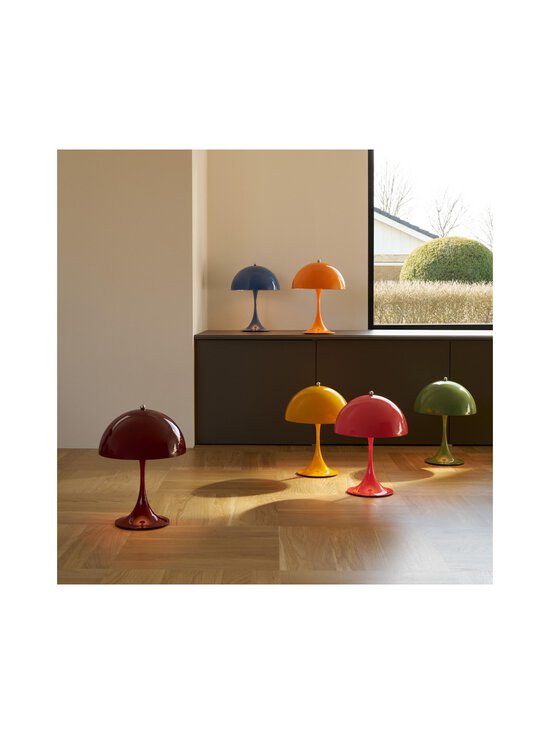 Louis Poulsen - Panthella 250 Portable Opaque -kannettava pöytävalaisin - OPAQUE MOSS GREEN - photo 6 Louis Poulsen - Panthella 250 Portable Opaque -kannettava pöytävalaisin - OPAQUE MOSS GREEN | Stockmann - photo 6