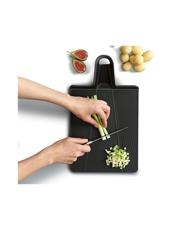 Joseph Joseph - Chop2Pot Plus Regular -leikkuulauta - BLACK - photo 6 Joseph Joseph - Chop2Pot Plus Regular -leikkuulauta - BLACK | Stockmann - photo 6