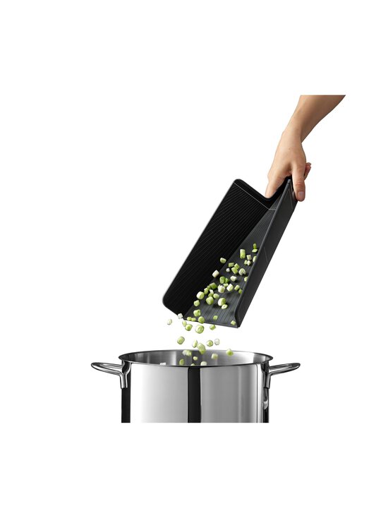 Joseph Joseph - Chop2Pot Plus Regular -leikkuulauta - BLACK - photo 7 Joseph Joseph - Chop2Pot Plus Regular -leikkuulauta - BLACK | Stockmann - photo 7