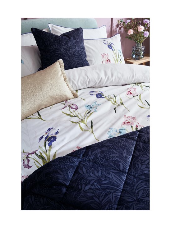 Laura Ashley - Hawling Irises satīna gultasveļas komplekts - 65 GRAPE PURPLE - photo 3 Laura Ashley - Hawling Irises satīna gultasveļas komplekts - 65 GRAPE PURPLE | Stockmann - photo 3