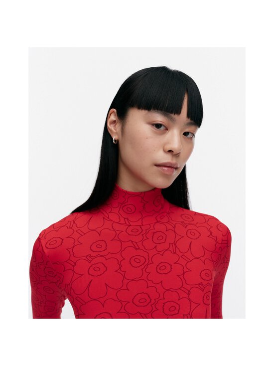 Marimekko - Solmia Piirto Unikko Turtleneck trikotāžas krekls - 383 RED, WINE RED - photo 2 Marimekko - Solmia Piirto Unikko Turtleneck trikotāžas krekls - 383 RED, WINE RED | Stockmann - photo 2