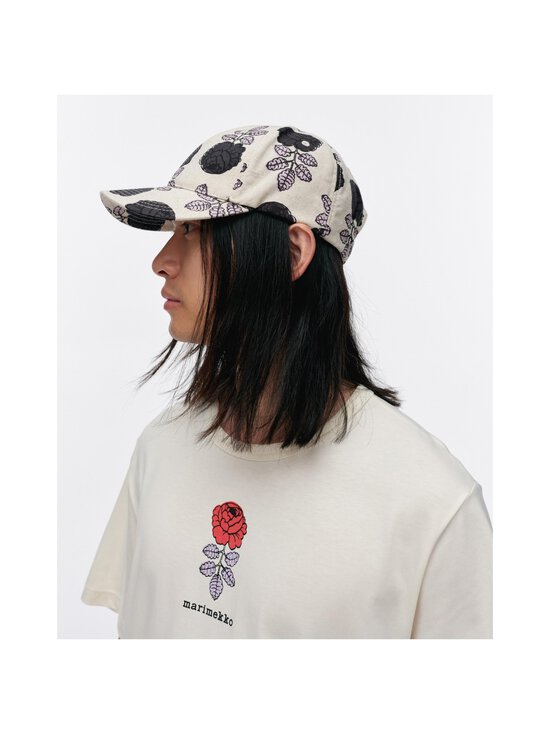 Marimekko - Nokkmüts Kohde Vihkiruusu Kioski - 894 OFF WHITE, LILAC, BLACK - photo 2 Marimekko - Nokkmüts Kohde Vihkiruusu Kioski - 894 OFF WHITE, LILAC, BLACK | Stockmann - photo 2