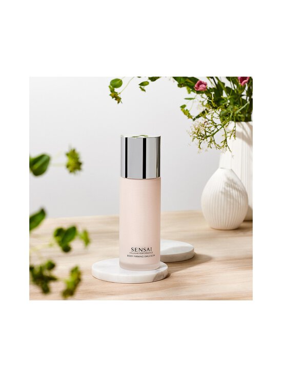 SENSAI - Pinguldav emulsioon Cellular Performance Body Firming Emulsion 200 ml - 4 - photo 3 SENSAI - Pinguldav emulsioon Cellular Performance Body Firming Emulsion 200 ml - 4 | Stockmann - photo 3