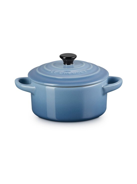 Le Creuset - Classic Mini Round Cocotte -pata 10 cm - 434 CHAMBRAY - photo 1 Le Creuset - Classic Mini Round Cocotte -pata 10 cm - 434 CHAMBRAY | Stockmann - photo 1