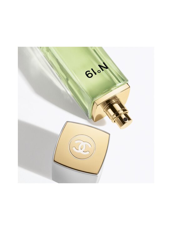 CHANEL - N°19 Eau De Toilette Spray - NOCOL - photo 2 CHANEL - N°19 Eau De Toilette Spray - NOCOL | Stockmann - photo 2