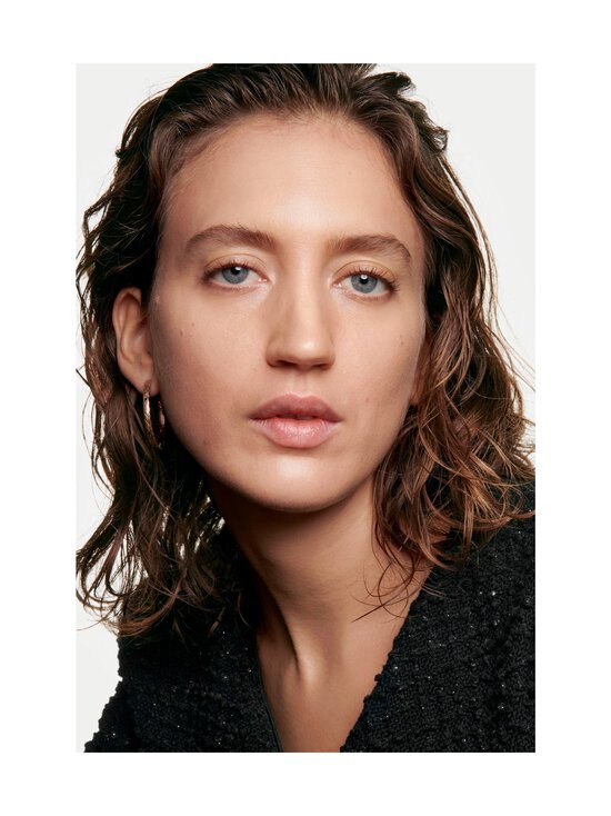 CHANEL - N°1 DE CHANEL REVITALIZING FOUNDATION Illuminates Hydrates Protects - B40 | Stockmann - photo 3