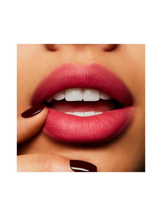MAC - Powder Kiss Liquid Lipcolour -mattahuulipuna 5 ml - BILLION $ SMILE - photo 3 MAC - Powder Kiss Liquid Lipcolour -mattahuulipuna 5 ml - BILLION $ SMILE | Stockmann - photo 3