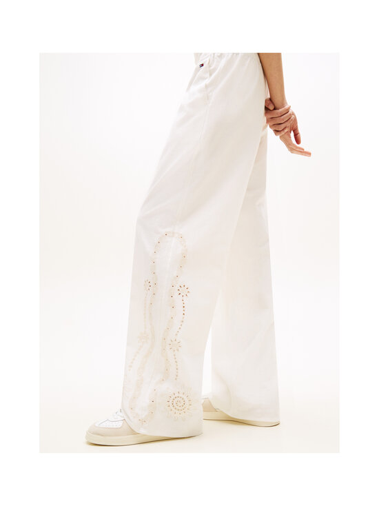 Tommy Jeans - Brodeeratut housut - YBH ANCIENT WHITE | Stockmann - photo 5
