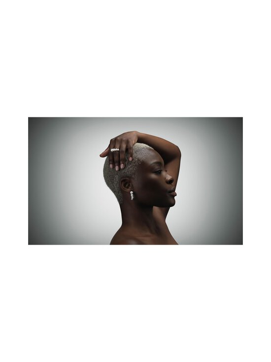 Efva Attling - Strings Of Pearls -helmikorvakorut - SILVER + PEARL | Stockmann - photo 3