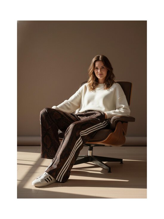 adidas Originals - Platās satīna bikses - KX1887 EARSTR/AUCO | Stockmann - photo 10