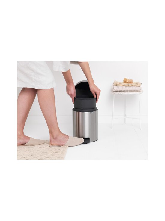 Brabantia - Newlcon atkritumu tvertne ar pedāli 5 l - TERÄS - photo 7 Brabantia - Newlcon atkritumu tvertne ar pedāli 5 l - TERÄS | Stockmann - photo 7