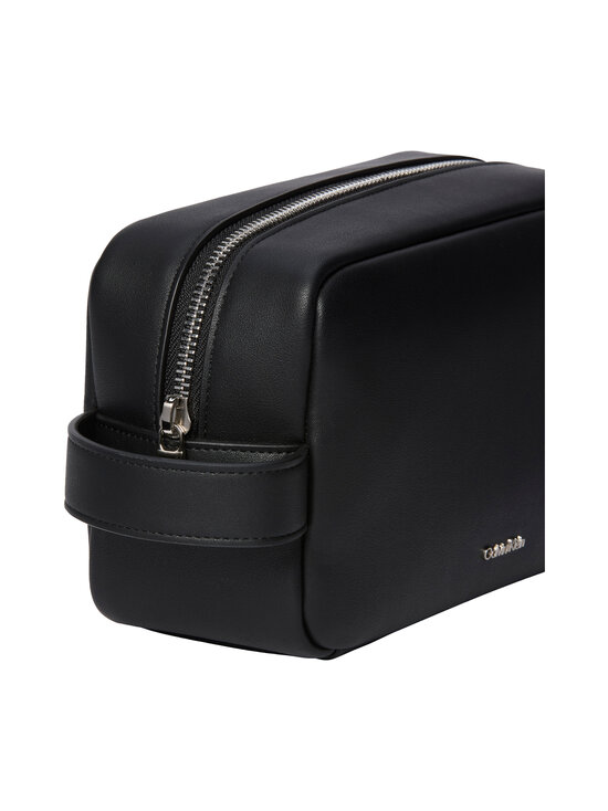 Calvin Klein Bags & Accessories - Raised Dopp Kit -toilettilaukku - UB1 BLACK | Stockmann - photo 4