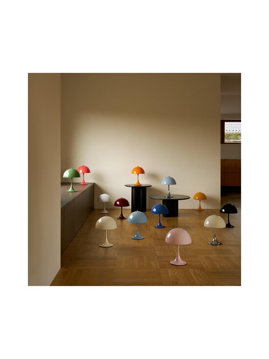 Louis Poulsen - Panthella 250 Portable Opaque -kannettava pöytävalaisin - OPAQUE INDIGO BLUE - photo 4 Louis Poulsen - Panthella 250 Portable Opaque -kannettava pöytävalaisin - OPAQUE INDIGO BLUE | Stockmann - photo 4