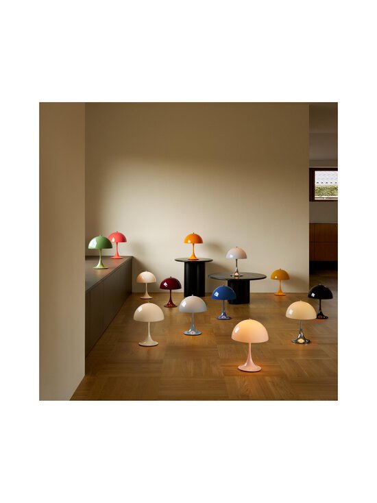 Louis Poulsen - Panthella 250 Portable Opaque -kannettava pöytävalaisin - OPAQUE INDIGO BLUE - photo 5 Louis Poulsen - Panthella 250 Portable Opaque -kannettava pöytävalaisin - OPAQUE INDIGO BLUE | Stockmann - photo 5