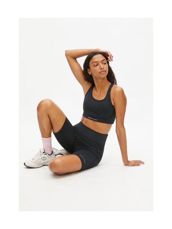Röhnisch - Flattering High Waist -pyöräilyshortsit - 0001 BLACK - photo 6 Röhnisch - Flattering High Waist -pyöräilyshortsit - 0001 BLACK | Stockmann - photo 6