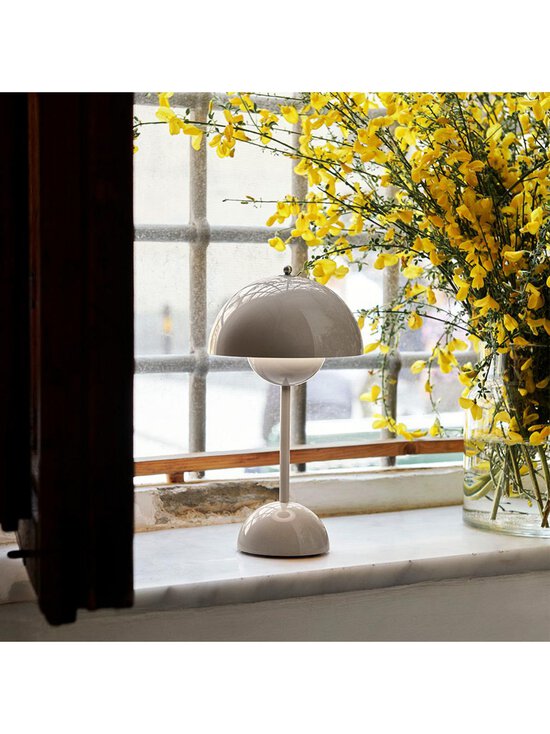 &Tradition - Flowerpot VP9 -pöytävalaisin, grey beige  ladattava - BEIGE | Stockmann - photo 6