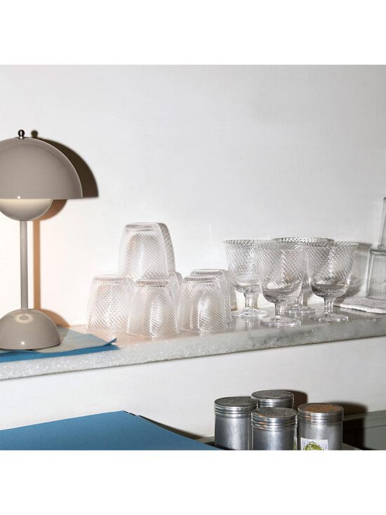 &Tradition - Flowerpot VP9 -pöytävalaisin, grey beige  ladattava - BEIGE | Stockmann - photo 8