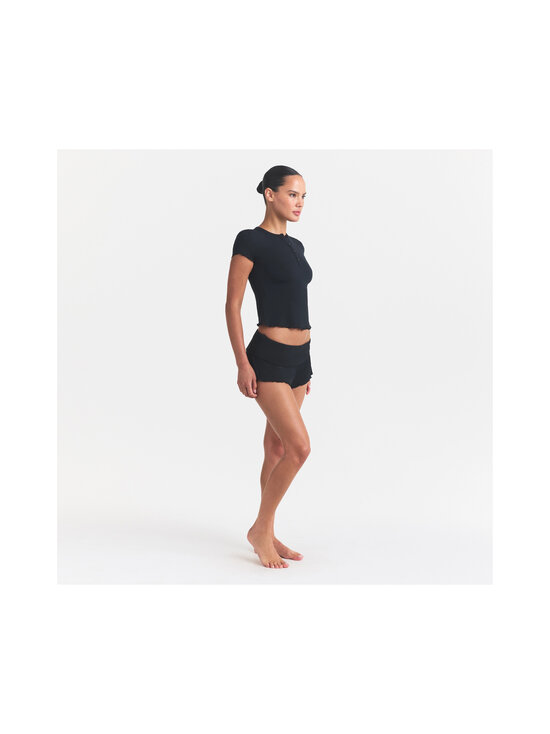 SKIMS - Pidžaama Sleep Fold Over Short - ONYX | Stockmann - photo 5