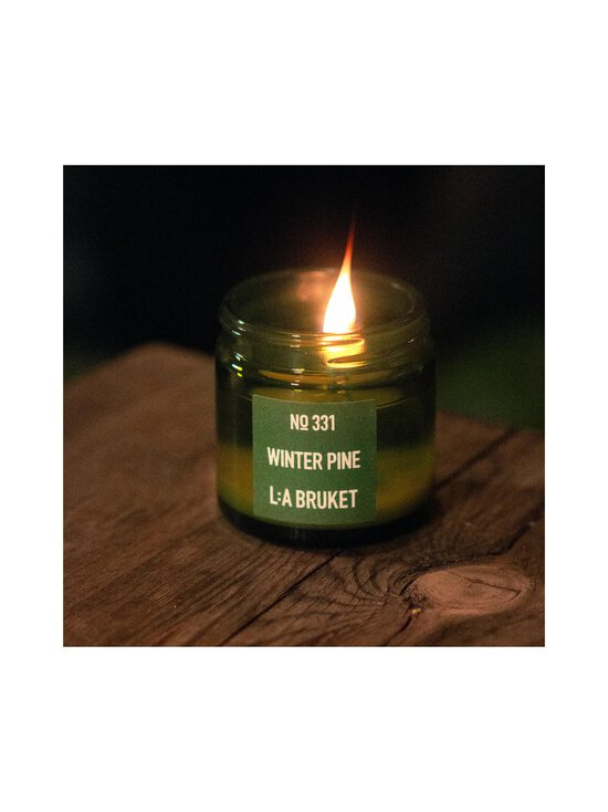 L:A Bruket - № 331 Winter Pine Travel aromātiskā svece - NOCOL | Stockmann - photo 3