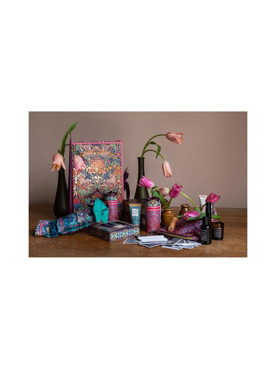 William Morris At Home - Bird & Yare -adventtikalenteri - MULTICOLOR - photo 8 William Morris At Home - Bird & Yare -adventtikalenteri - MULTICOLOR | Stockmann - photo 8