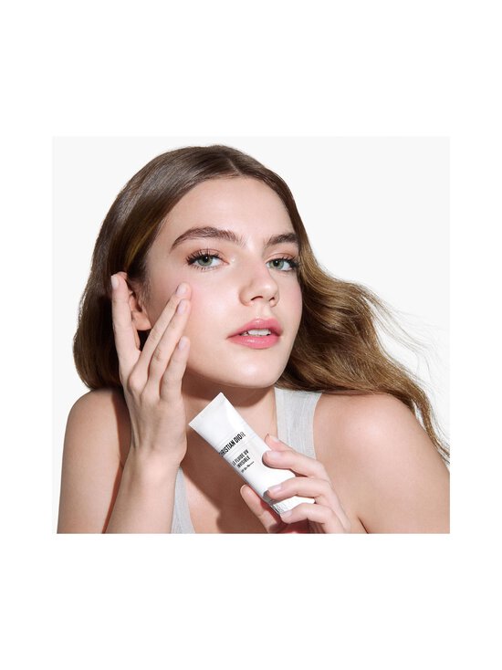 DIOR - Hydrating Invisible UV Fluid SPF 50+ PA++++ -aurinkosuoja - NOCOL | Stockmann - photo 5