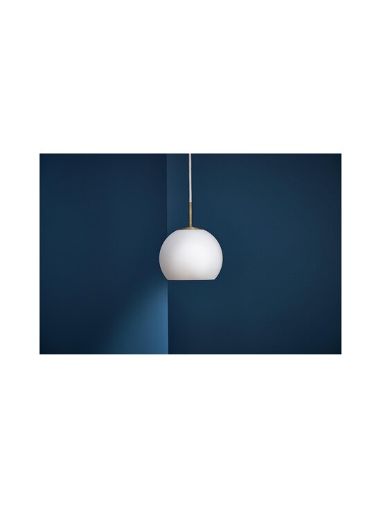 Frandsen - Ball-lasinen riippuvalaisin Ø 18 cm - OPAL WHITE - photo 2 Frandsen - Ball-lasinen riippuvalaisin Ø 18 cm - OPAL WHITE | Stockmann - photo 2