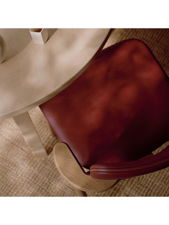 Artek - Domus-tuoli istuin- ja selkänojaverhoiltu Spectrum-nahka terracotta / lakattu tammi - BROWN | Stockmann - photo 7